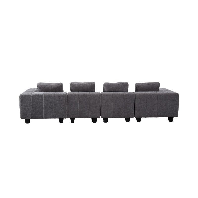 Velká modulární pohovka ve tvaru L ze světle šedé látky se čtvercovými polštáři, moderní minimalistický styl